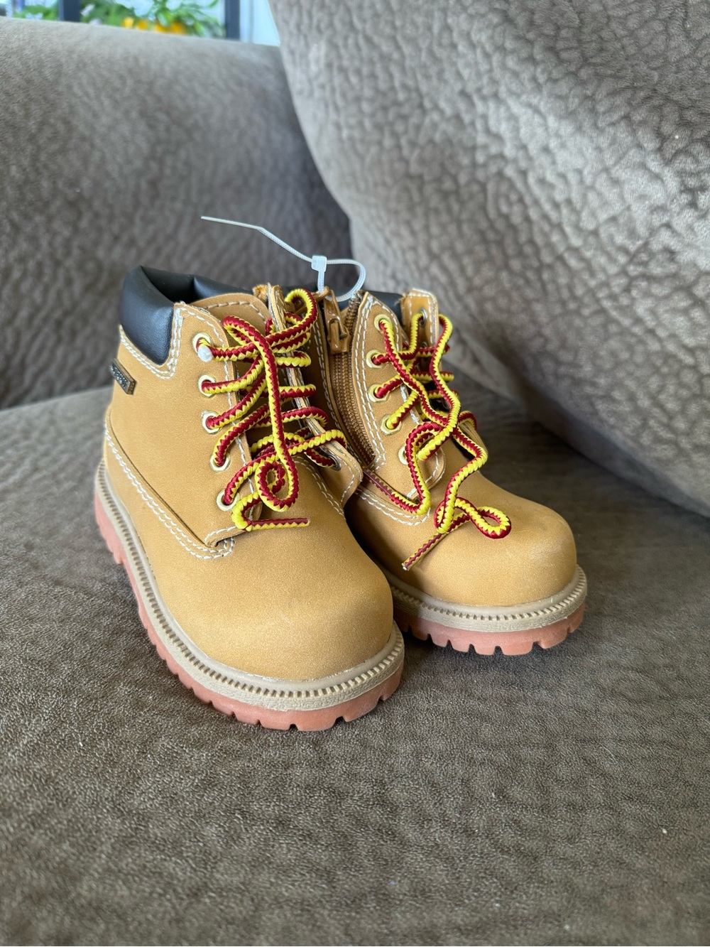Smart Fit toddler size 6 work hiking boots Kids Tan Work-Style Boots with Yellow